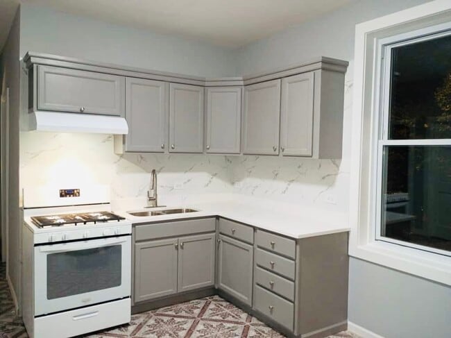 Kitchen - 5646 W 22nd Pl Unit 1