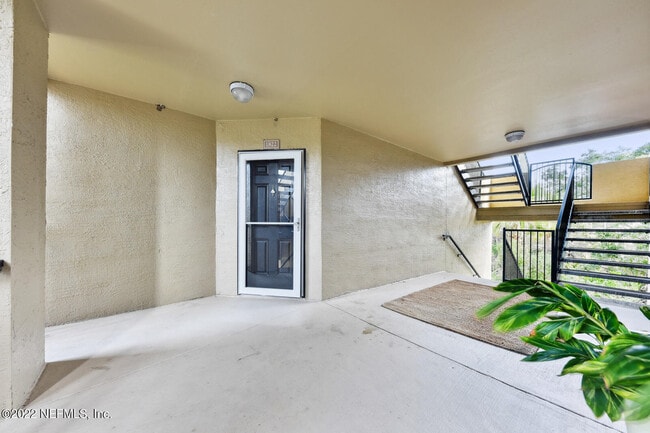 Photo - 1701 The Greens Way