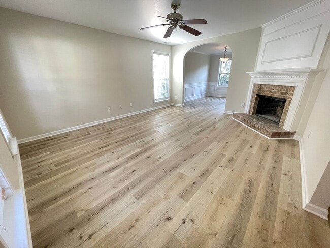 Photo - Beautiful, updated 3br 2.5 ba home with garage, fenced-yard in Home Valley Farms Now Available!