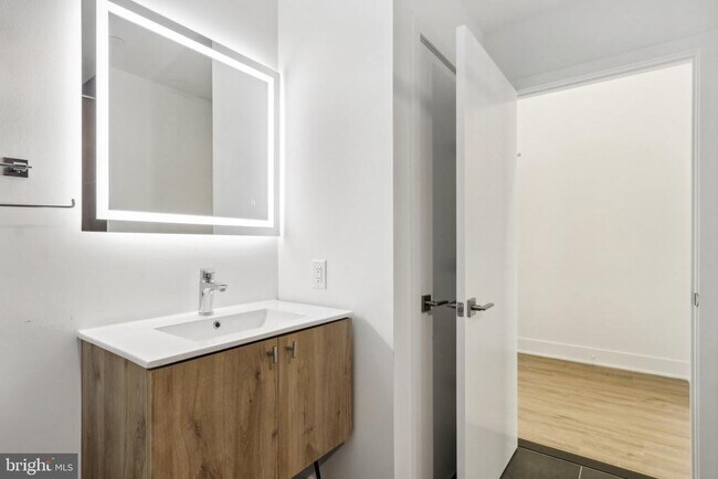 Photo - 1622 Point Breeze Ave Unit 410