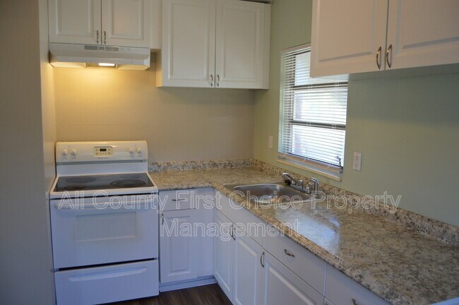 Photo - 938 11th St N Unit upper