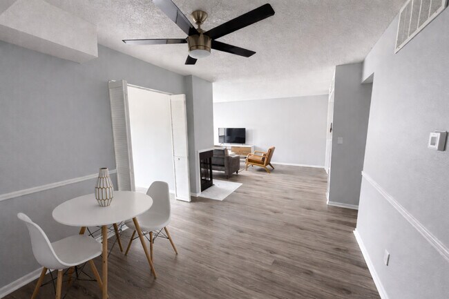 505 N Rock Rd Unit SI FL2-ID1534945P