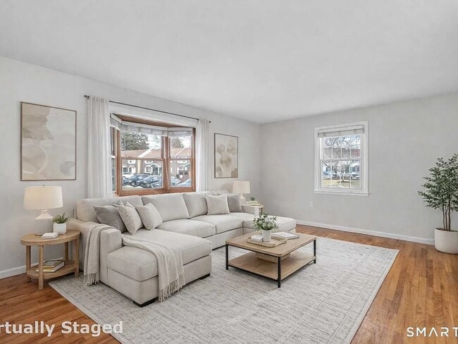 Photo - 240 Sunnyridge Ave