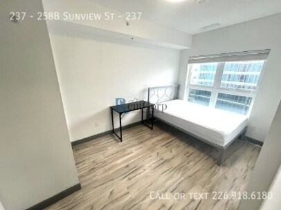 Photo - 258B-258B Sunview St