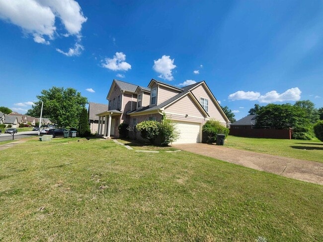 Photo - 6667 Einat Cove