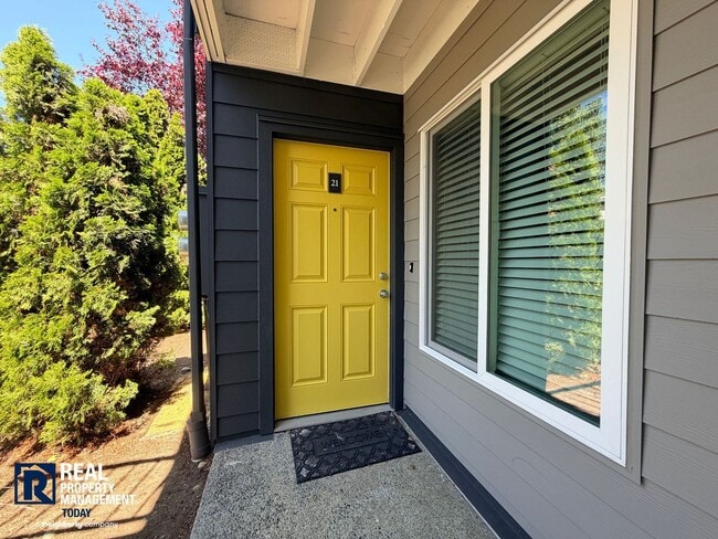 Photo - Charming 2-Bedroom Condo in Kent – Ground Floor Living with Modern Upgrades! Unit 21