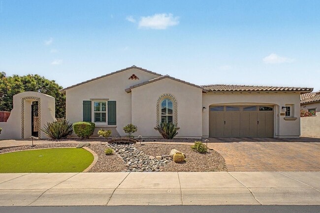 Photo - 2327 E Mahogany Pl