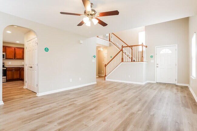 Photo - 230 Appsmill Pl