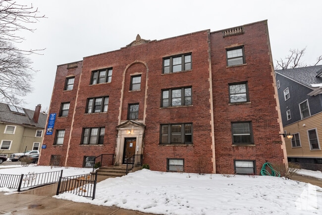 Photo - 916 Crain St