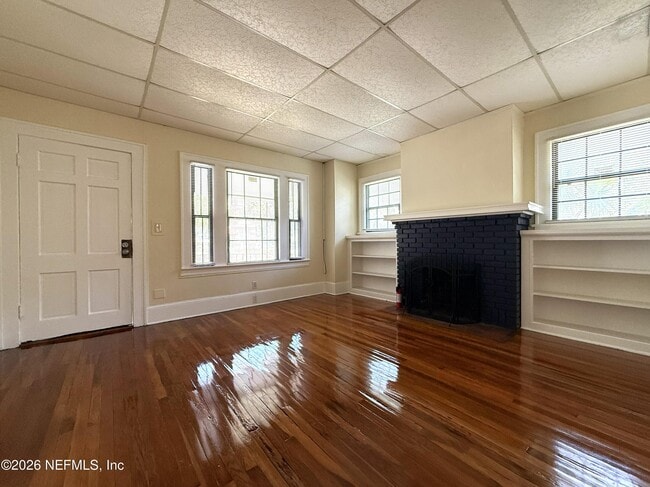 Photo - 2622 College St