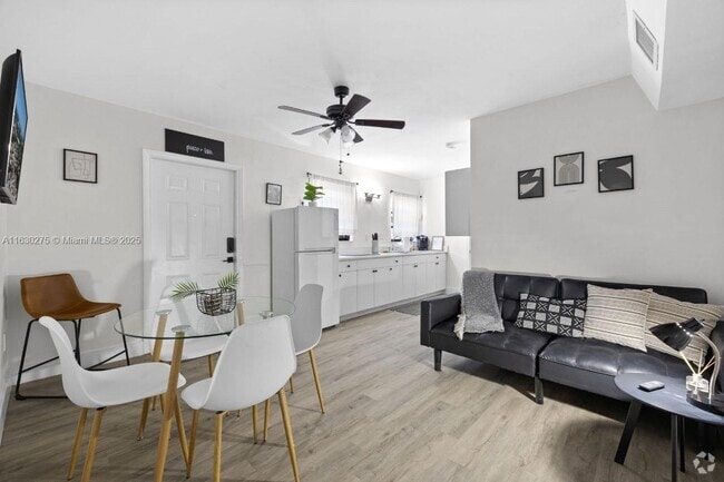 Building Photo - 2788 SW 33rd Ct Unit B Rental
