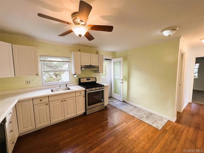 Building Photo - 520 E Chester St Unit 1st fl