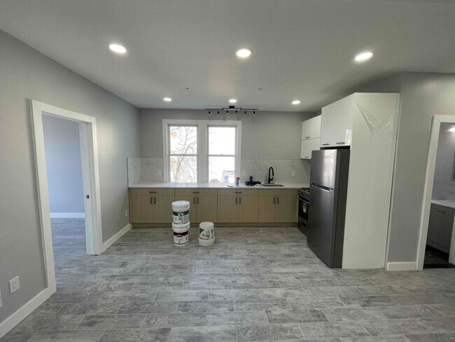 Photo - 281 Cator Ave Apartment