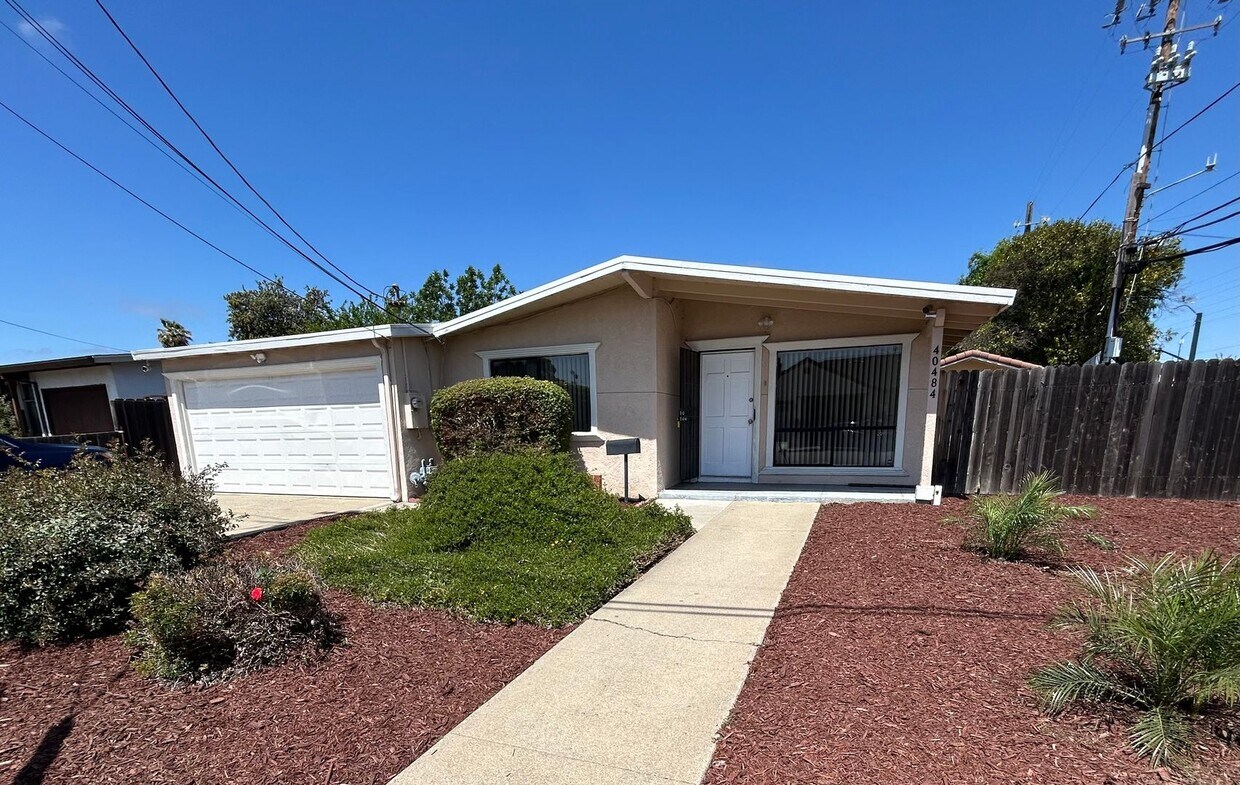 Irvington Area Home! Not to be missed! - Irvington Area Home!  Not to be missed!