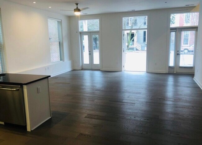 Photo - 319 N 24th St