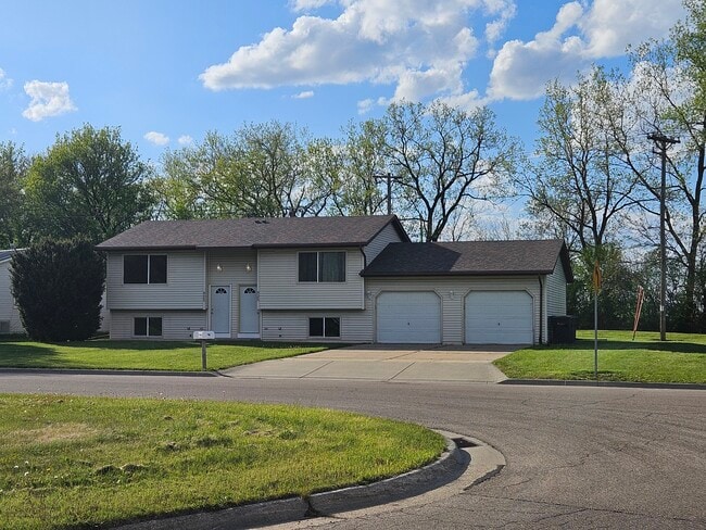 923/925 Norwood Rd Duplex - 923 Norwood Rd Unit 925 Norwood Rd