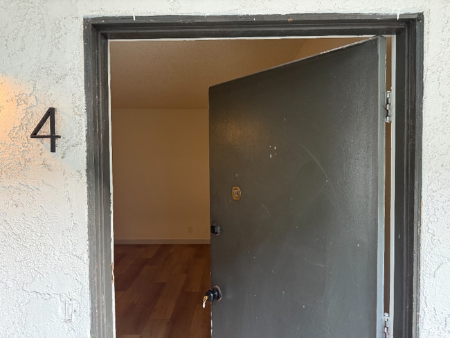 Building Photo - 1135 Martin Luther King Jr Ave Unit 4