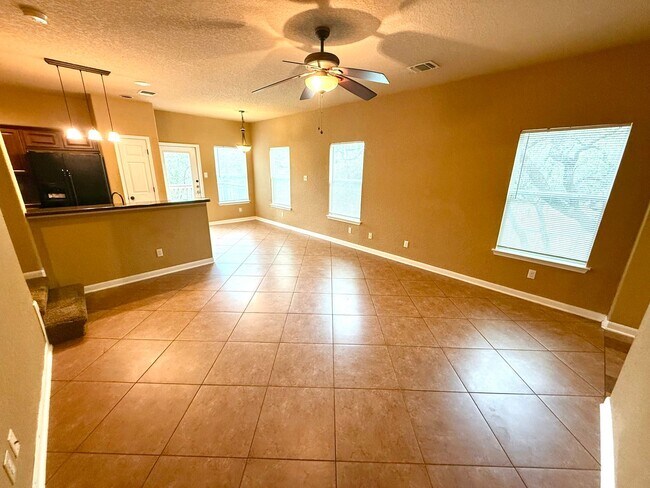 Photo - **APPLICATION RECEIVED** MUST SEE! Stunnin...