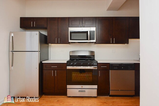 Photo - 1555 N Mohawk St Unidad 3C