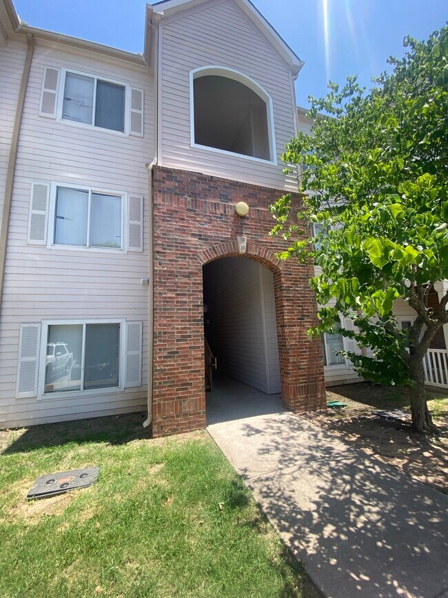 Photo - 2200 Classen Blvd