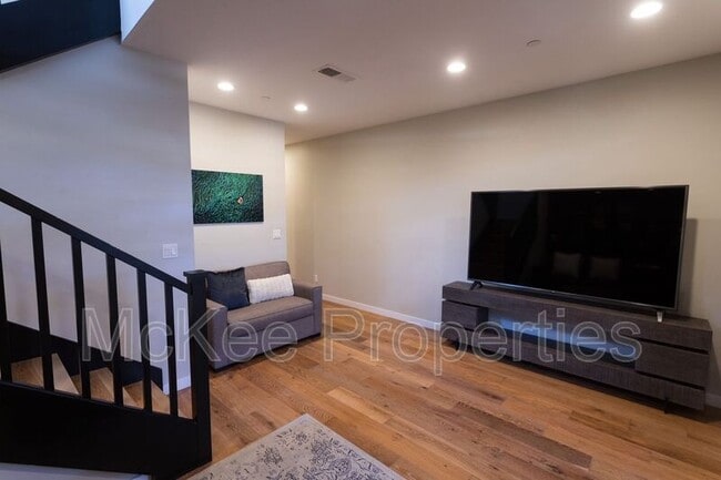157 Donax Ave