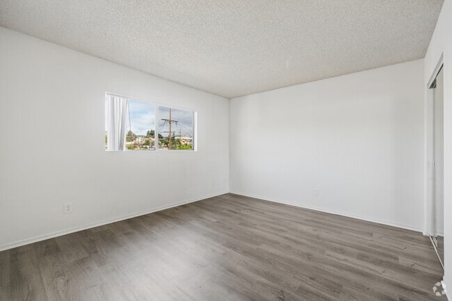 1BR, 1BA - 560SF - Bedroom