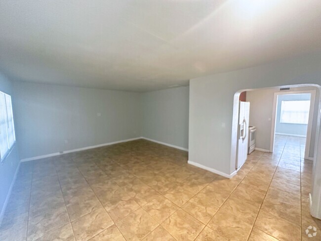 Building Photo - 400 Opa-Locka Blvd Rental