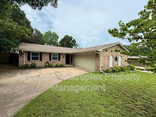 Building Photo - 431 Malden Dr