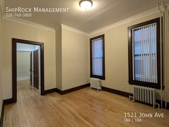 Photo - 1521 John Ave