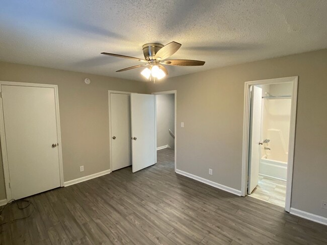 Photo - Updated townhouse close to lake