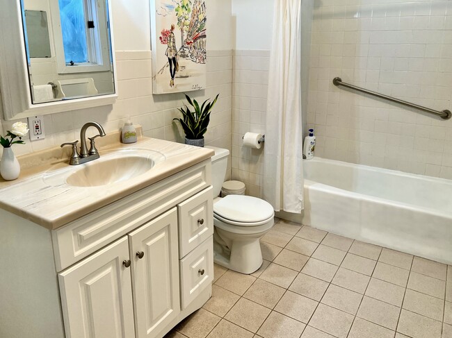 Photo - 1 Torpie St Unit #1