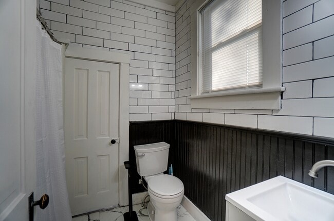 Photo - 1117 W High St