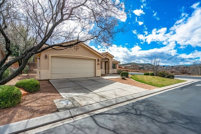 Photo - Dog Friendly 3 Bedroom Home In Painted Desert