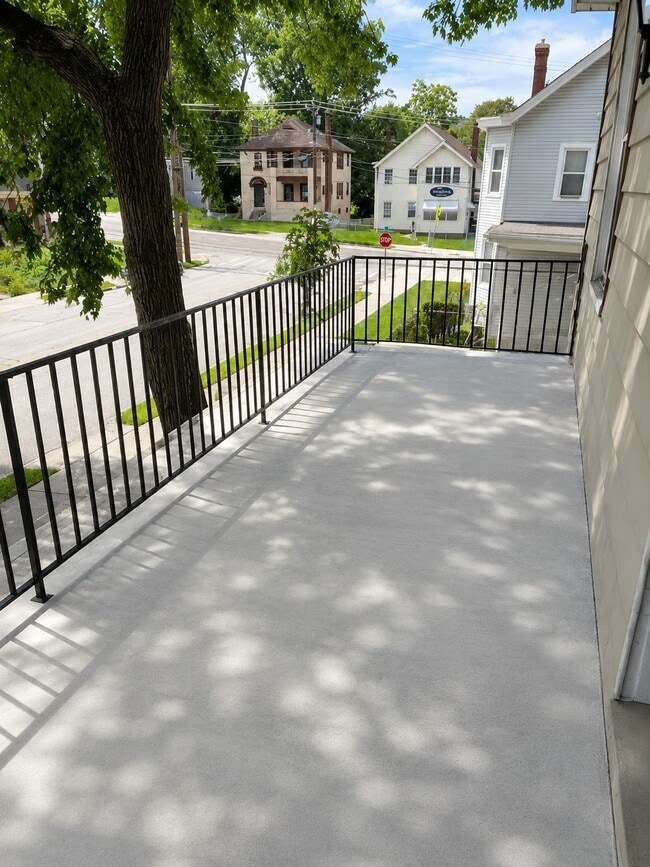Photo - 206 Oak St Unit 2