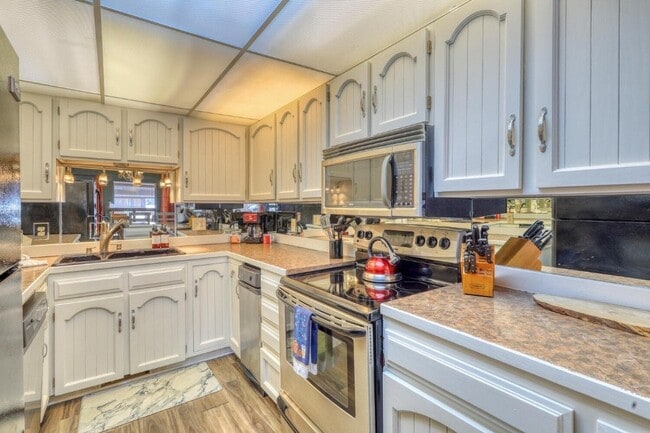 Photo - 160 Pinon Causeway