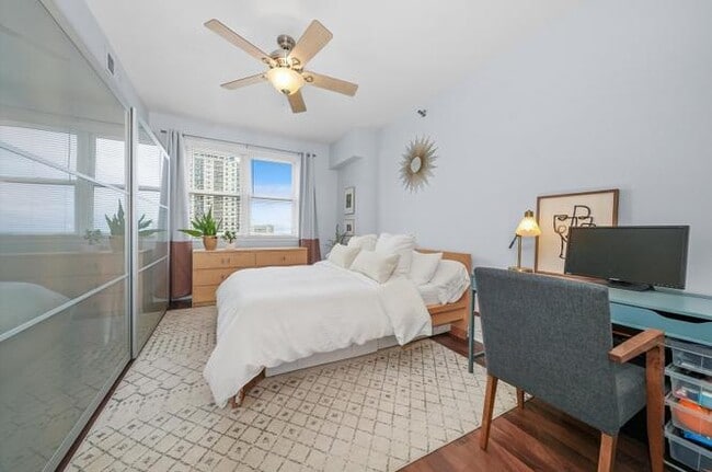 Photo - 5 E 14th Pl Unit 1102