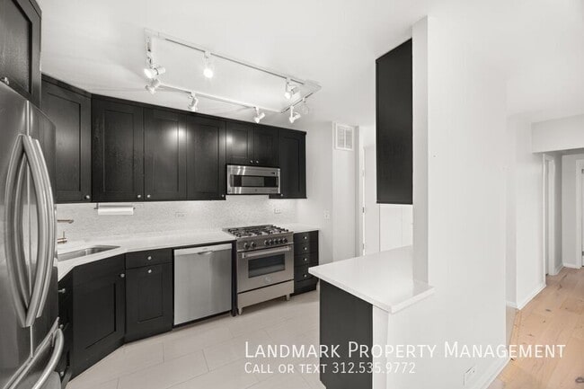 Photo - 2800 North Lakeshore Drive-Unit 505 Unidad 505