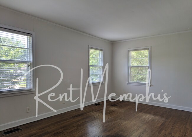 Photo - 72 S Larchmont Dr