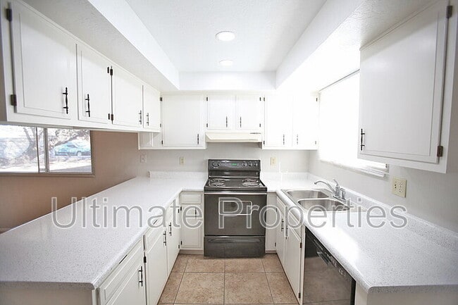 Photo - 401 W Utopia Rd