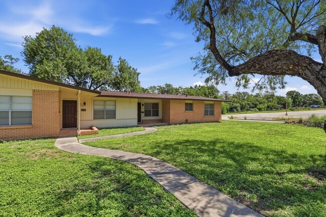Photo - Prime North Central Location!