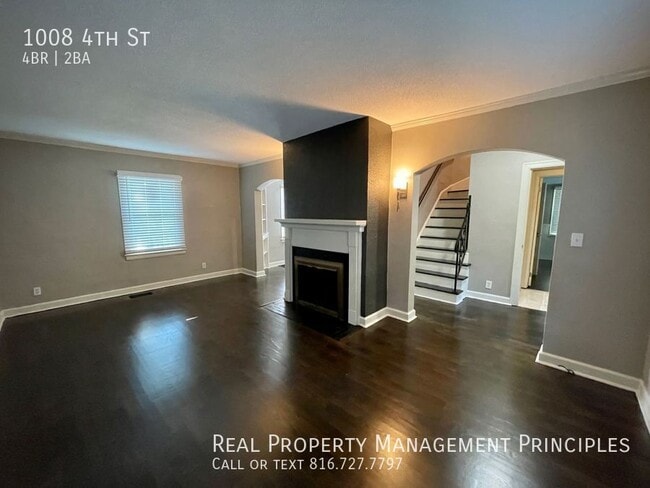 Photo - 1008 S 4 St House