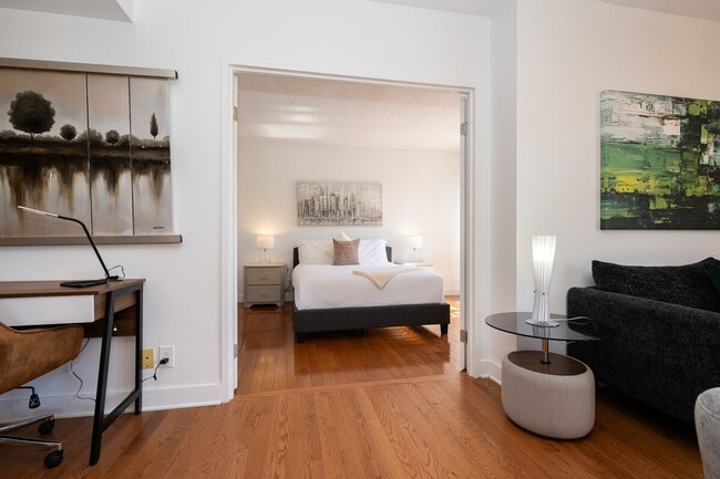 Building Photo - 151 Av. Atwater