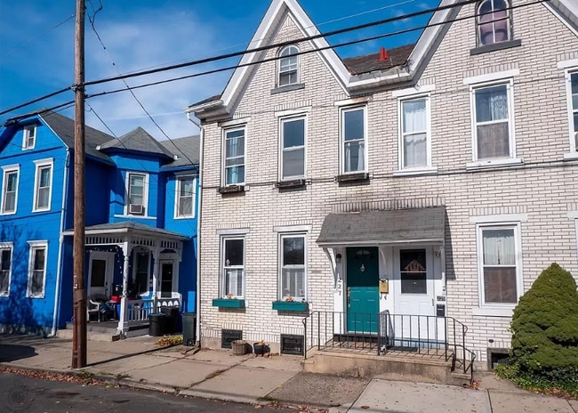 Photo - 227 E Garrison St