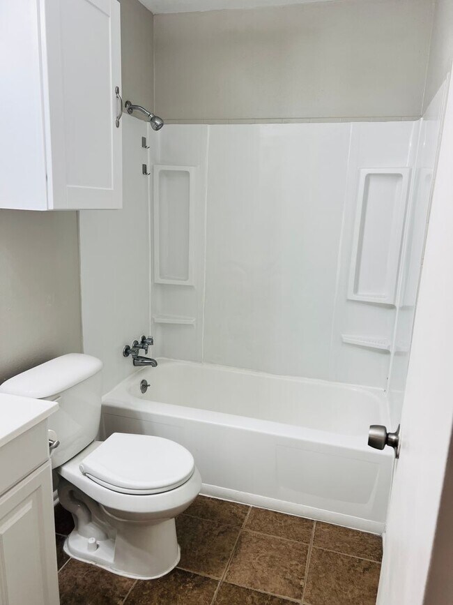 Pied Piper Apartments (Studio/1 Bath)