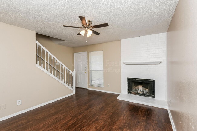 Photo - 5915 Shadydell Dr