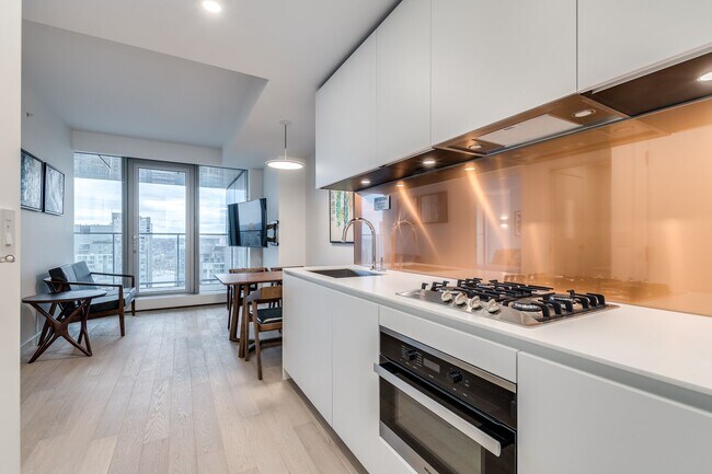 Photo - 1480 Howe St