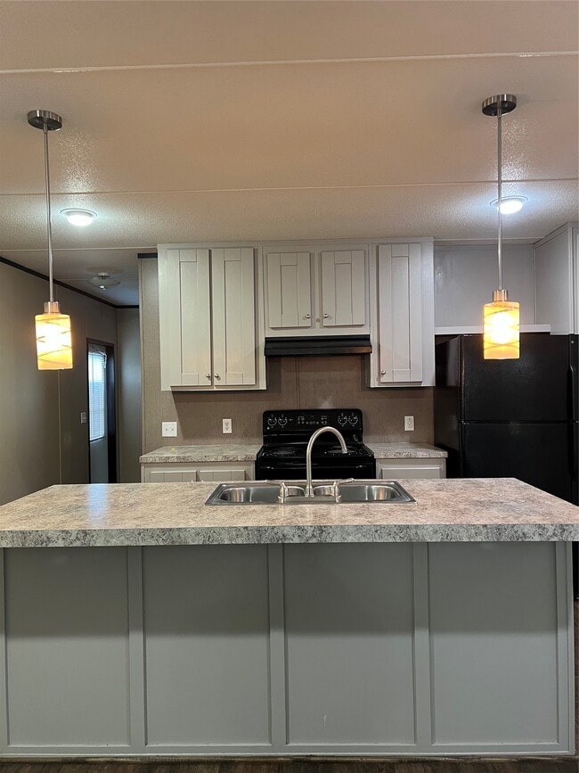 Photo - 20498 Trinity Way
