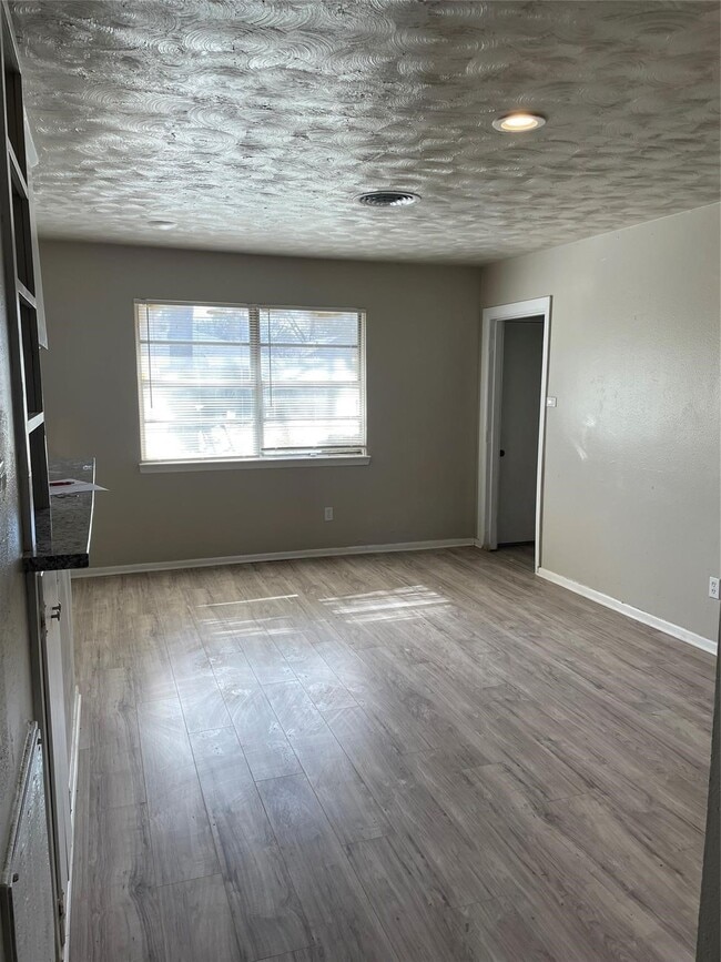 Photo - 7626 Rhobell St