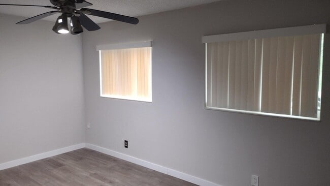 Photo - 9220 SW 3rd St Unidad 907