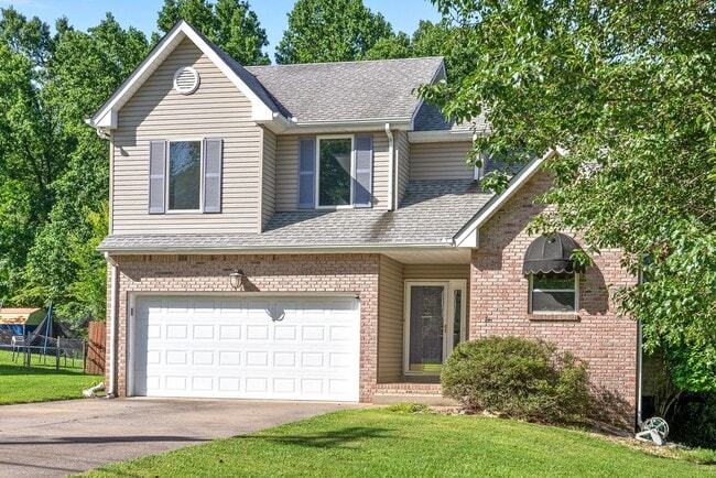 Photo - Pet Friendly Three Bedroom!